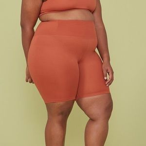 Girlfriend Collective Toasted Almond 8.5” Short Xs